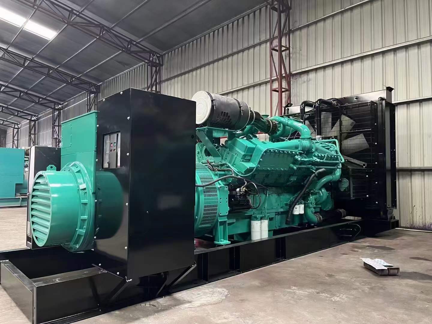 广灵如何降低 800kW 柴油发电机输出电流的波动？